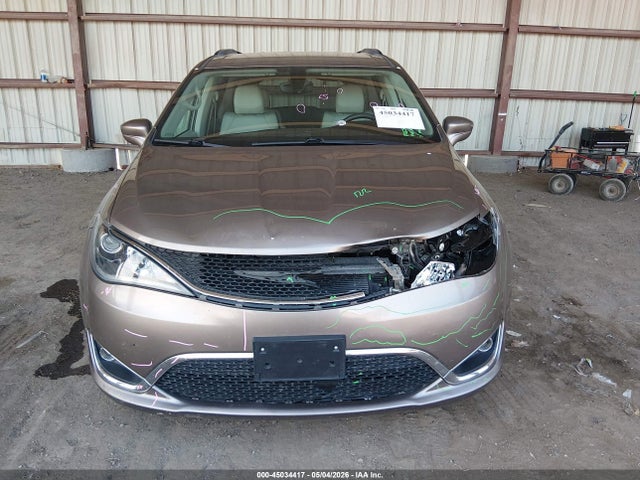 45034417 :رقم المزاد ، 2C4RC1BG7HR747451 vin ، 2017 Chrysler Pacifica Touring-l مزاد بيع