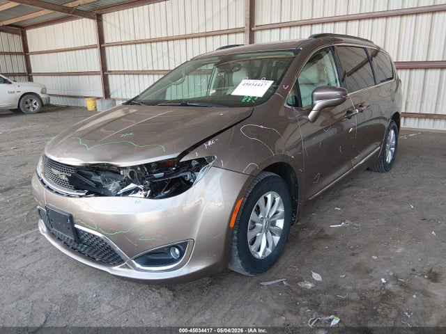 45034417 :رقم المزاد ، 2C4RC1BG7HR747451 vin ، 2017 Chrysler Pacifica Touring-l مزاد بيع
