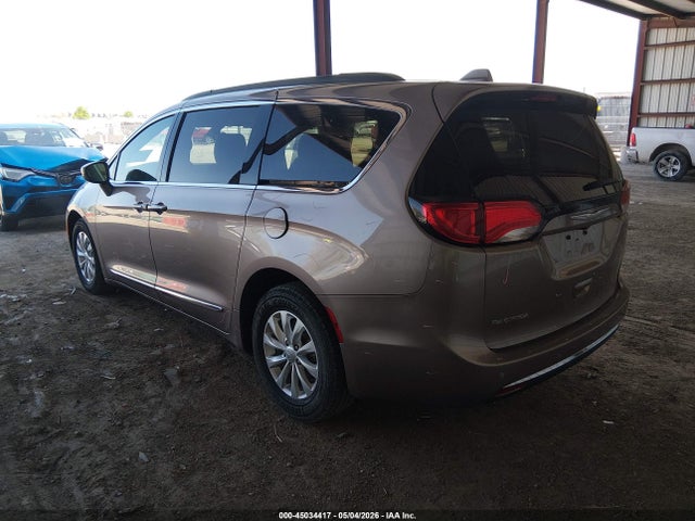 45034417 :رقم المزاد ، 2C4RC1BG7HR747451 vin ، 2017 Chrysler Pacifica Touring-l مزاد بيع