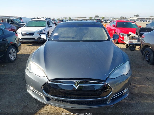 45034490 :رقم المزاد ، 5YJSA1CN0DFP20439 vin ، 2013 Tesla Model S مزاد بيع