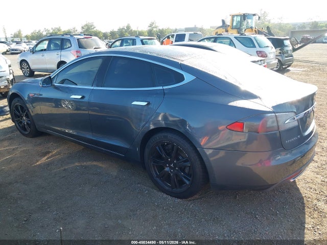 45034490 :رقم المزاد ، 5YJSA1CN0DFP20439 vin ، 2013 Tesla Model S مزاد بيع