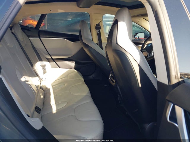 45034490 :رقم المزاد ، 5YJSA1CN0DFP20439 vin ، 2013 Tesla Model S مزاد بيع