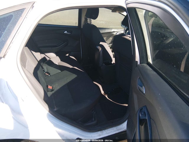 Ford FOCUS SE 2016 1FADP3F29GL345114 Image 8