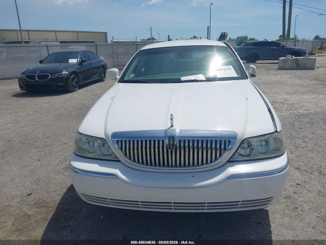 45034638 :رقم المزاد ، 1LNHM82W33Y653141 vin ، 2003 Lincoln Town Car Signature مزاد بيع