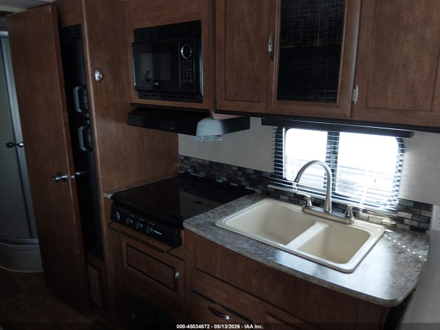 Продаж на аукціоні авто 2017 Forest River Wildwood X-lite 241qbxl Travel Trailer, vin: 4X4TWDZ21H7353268, номер лоту: 45034672