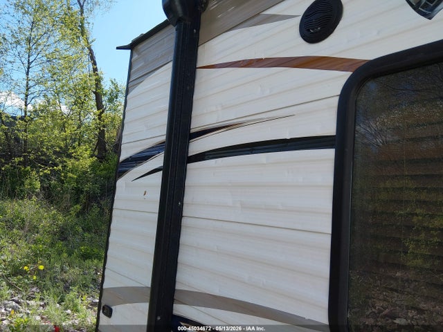 Продаж на аукціоні авто 2017 Forest River Wildwood X-lite 241qbxl Travel Trailer, vin: 4X4TWDZ21H7353268, номер лоту: 45034672