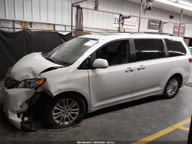Toyota Sienna Xle 8 Passenger 2017 5TDYZ3DC8HS844083 Image 14