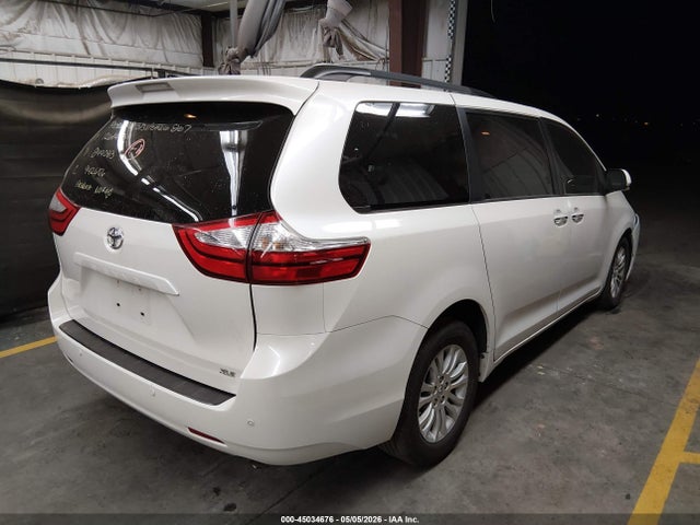 Toyota Sienna Xle 8 Passenger 2017 5TDYZ3DC8HS844083 Image 4