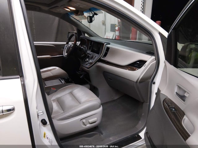 Toyota Sienna Xle 8 Passenger 2017 5TDYZ3DC8HS844083 Image 5