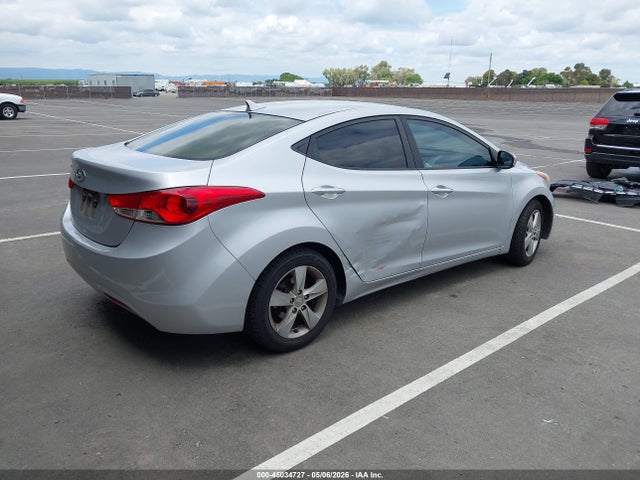 Продаж на аукціоні авто 2013 Hyundai Elantra Gls/limited, vin: KMHDH4AE4DU585154, номер лоту: 45034727