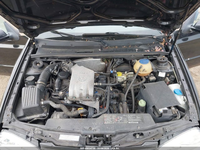 45034738 :رقم المزاد ، 3VWDC21V32M801209 vin ، 2002 Volkswagen Cabrio Glx مزاد بيع