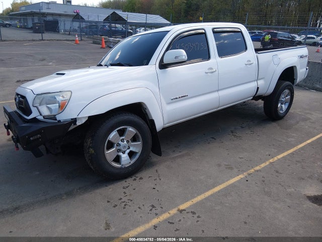 45034752 :رقم المزاد ، 5TFMU4FN9FX029643 vin ، 2015 Toyota Tacoma Base V6 مزاد بيع