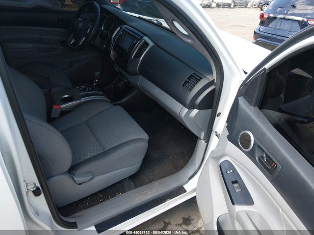 45034752 :رقم المزاد ، 5TFMU4FN9FX029643 vin ، 2015 Toyota Tacoma Base V6 مزاد بيع