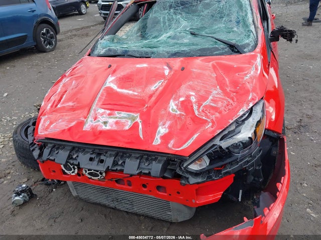 45034772 :رقم المزاد ، 1FADP3L9XFL339211 vin ، 2015 Ford Focus St مزاد بيع