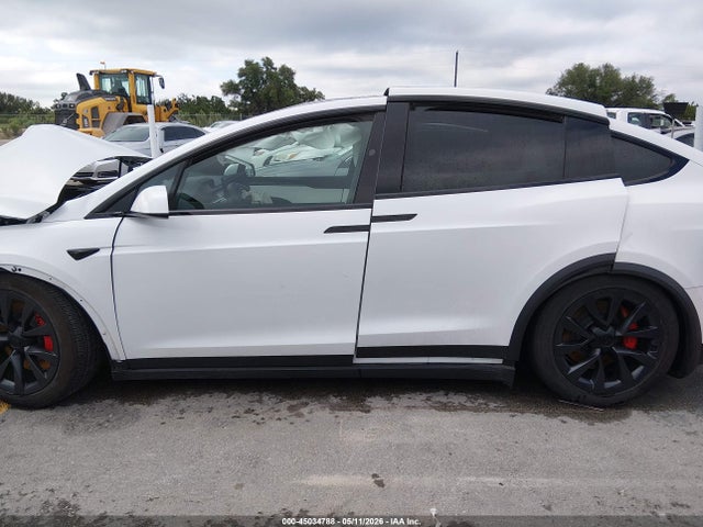 Продаж на аукціоні авто 2023 Tesla Model X Plaid Tri Motor All-wheel Drive, vin: 7SAXCBE62PF418864, номер лоту: 45034788