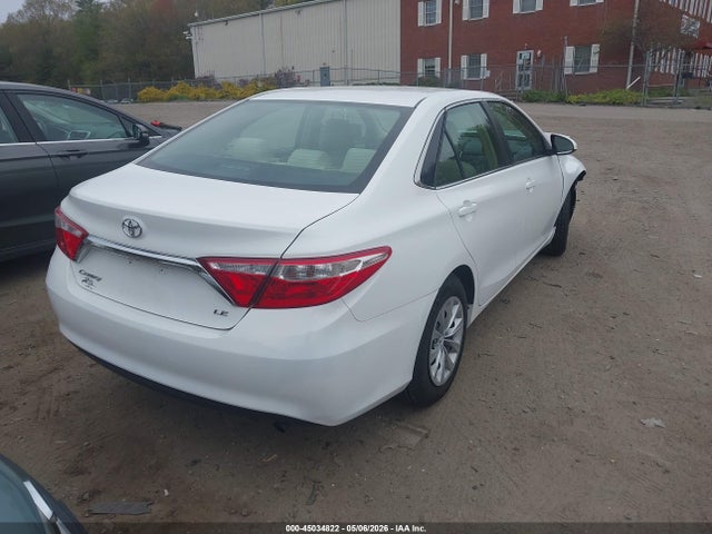 45034822 :رقم المزاد ، 4T1BF1FK3HU644579 vin ، 2017 Toyota Camry Le مزاد بيع
