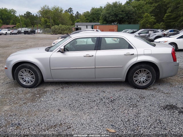 45035056 :رقم المزاد ، 2C3CA5CV9AH195841 vin ، 2010 Chrysler 300 Touring/signature Series/executive Series مزاد بيع