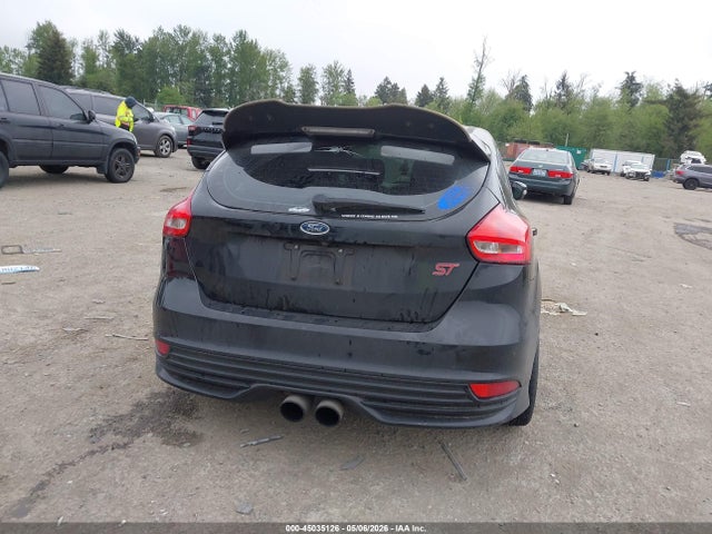 Ford FOCUS ST 2015 1FADP3L99FL314056 Image 16