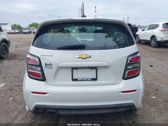 45035314 :رقم المزاد ، 1G1JG6SG0H4162477 vin ، 2017 Chevrolet Sonic Lt Auto مزاد بيع