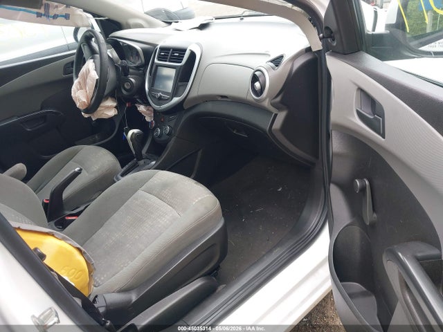 45035314 :رقم المزاد ، 1G1JG6SG0H4162477 vin ، 2017 Chevrolet Sonic Lt Auto مزاد بيع