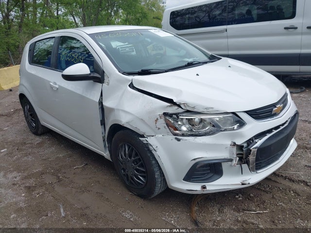 45035314 :رقم المزاد ، 1G1JG6SG0H4162477 vin ، 2017 Chevrolet Sonic Lt Auto مزاد بيع