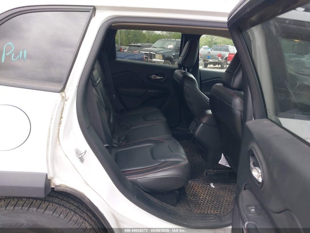 Продажа на аукционе авто 2015 Jeep Cherokee Trailhawk, vin: 1C4PJMBB4FW667080, номер лота: 45035372