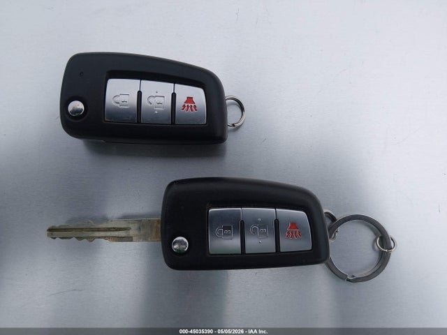 JN8AT2MT0HW134614 Nissan ROGUE S