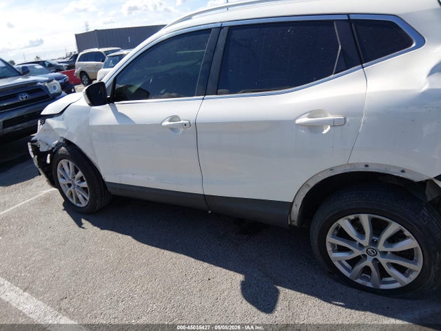 45035427 :رقم المزاد ، JN1BJ1BV8MW570581 vin ، 2021 Nissan Rogue Sport Sv Fwd Xtronic Cvt مزاد بيع