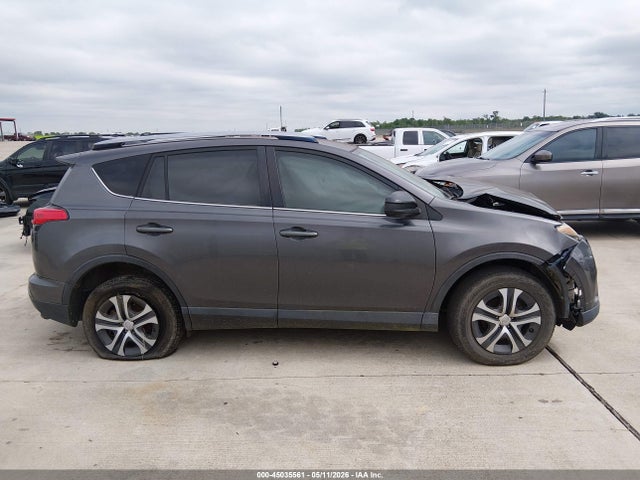 JTMZFREV8HJ715211 Toyota RAV4 LE