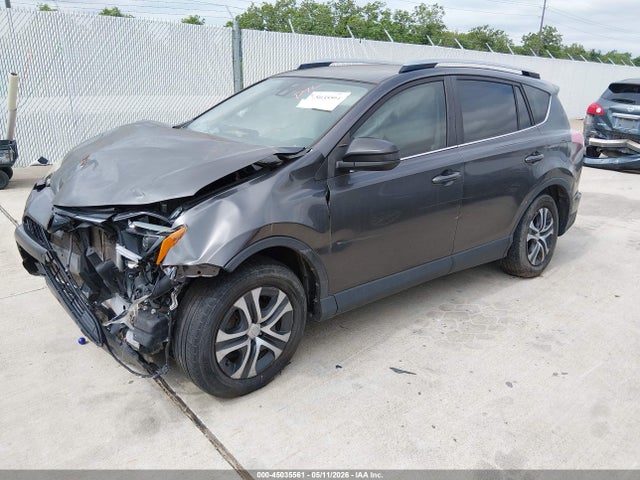 JTMZFREV8HJ715211 Toyota RAV4 LE