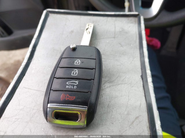 KIA Optima Lx 2017 5XXGT4L33HG134000 Image 11