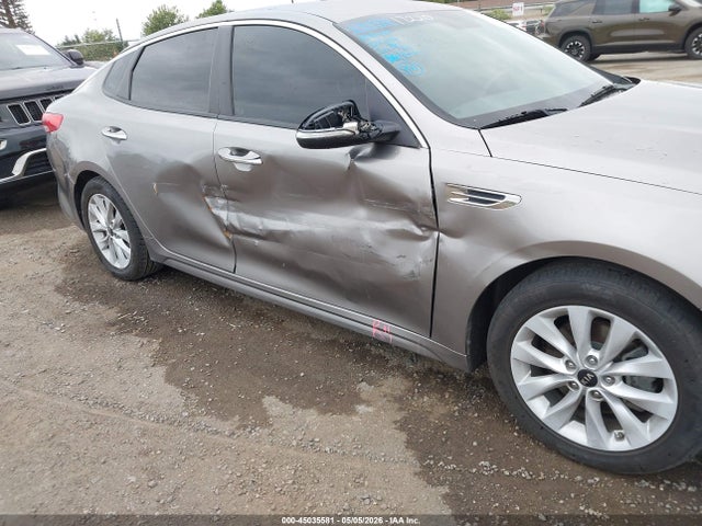 KIA Optima Lx 2017 5XXGT4L33HG134000 Image 17