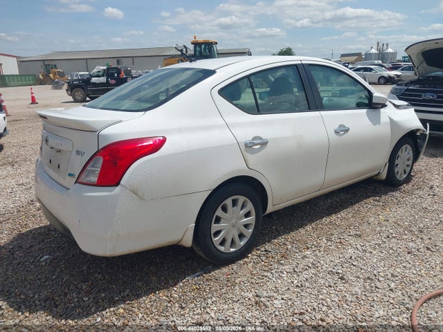 45035582 :رقم المزاد ، 3N1CN7AP2FL831971 vin ، 2015 Nissan Versa 1.6 Sv مزاد بيع