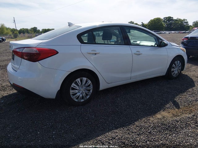 45035676 :رقم المزاد ، KNAFX4A66F5302398 vin ، 2015 Kia Forte Lx مزاد بيع