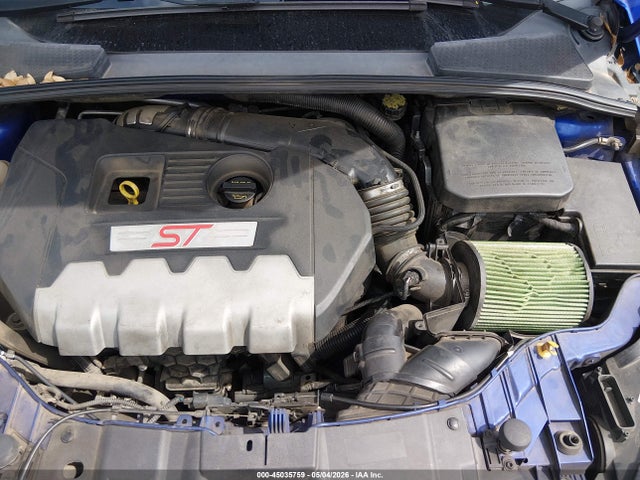 45035759 :رقم المزاد ، 1FADP3L93FL334111 vin ، 2015 Ford Focus St مزاد بيع