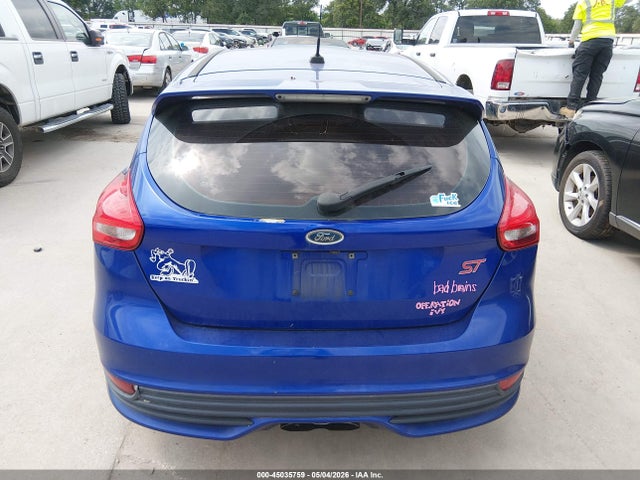 45035759 :رقم المزاد ، 1FADP3L93FL334111 vin ، 2015 Ford Focus St مزاد بيع