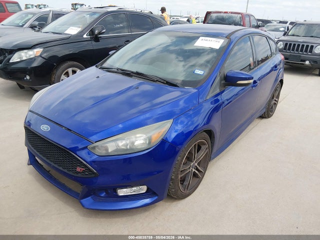 45035759 :رقم المزاد ، 1FADP3L93FL334111 vin ، 2015 Ford Focus St مزاد بيع