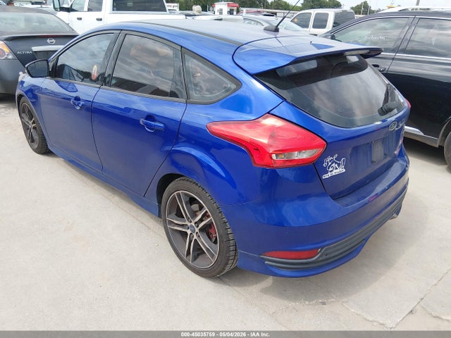 45035759 :رقم المزاد ، 1FADP3L93FL334111 vin ، 2015 Ford Focus St مزاد بيع