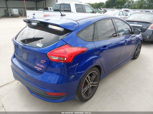 45035759 :رقم المزاد ، 1FADP3L93FL334111 vin ، 2015 Ford Focus St مزاد بيع