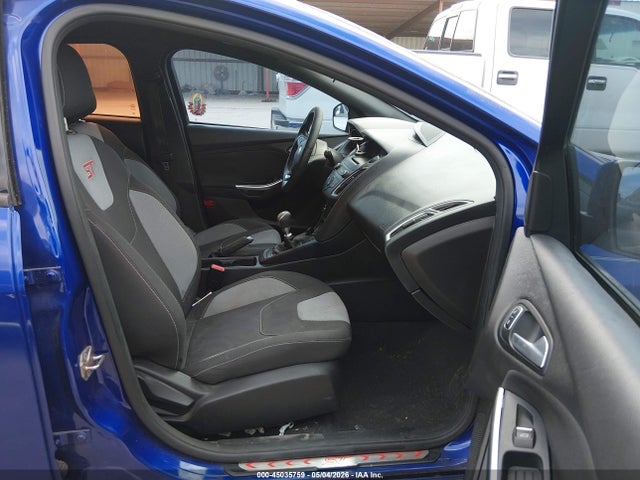 45035759 :رقم المزاد ، 1FADP3L93FL334111 vin ، 2015 Ford Focus St مزاد بيع