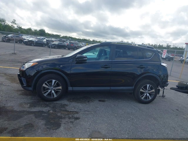 45035825 :رقم المزاد ، 2T3WFREV5JW458583 vin ، 2018 Toyota Rav4 Xle مزاد بيع