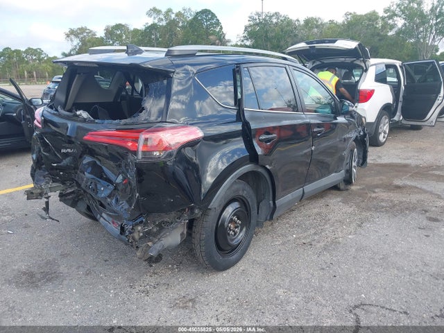 45035825 :رقم المزاد ، 2T3WFREV5JW458583 vin ، 2018 Toyota Rav4 Xle مزاد بيع