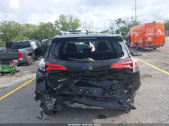 45035825 :رقم المزاد ، 2T3WFREV5JW458583 vin ، 2018 Toyota Rav4 Xle مزاد بيع