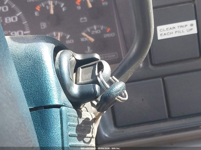 2000 Gmc Sierra 2500 Classic Sl მანქანა იყიდება აუქციონზე, vin: 1GTGC24R5YR103321, აუქციონის ნომერი: 45035840