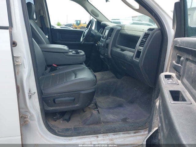 45035848 :رقم المزاد ، 1C6RR7KG4JS286545 vin ، 2018 Ram 1500 Tradesman  4x4 5'7 Box مزاد بيع