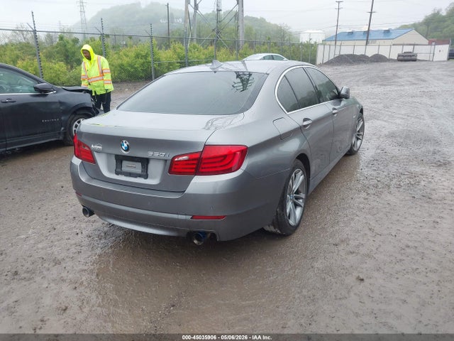 2011 Bmw 550i Xdrive მანქანა იყიდება აუქციონზე, vin: WBAFU9C57BC783830, აუქციონის ნომერი: 45035906