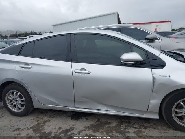 Toyota Prius Two 2018 JTDKBRFU7J3074615 Image 14