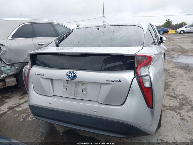 Toyota Prius Two 2018 JTDKBRFU7J3074615 Image 17