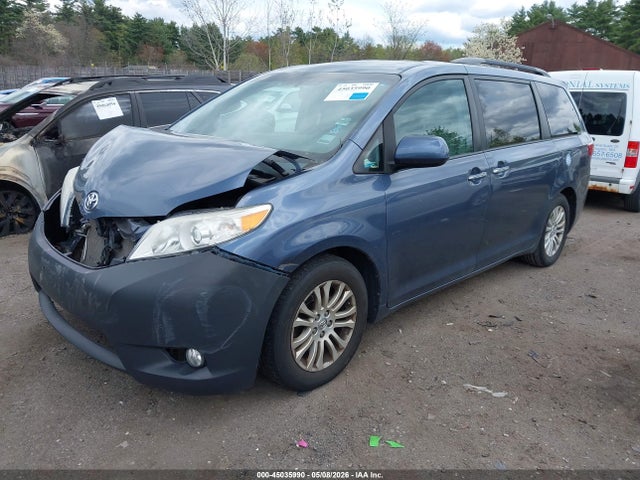 Toyota Sienna Xle 8 Passenger 2015 5TDYK3DC6FS567080 Image 2
