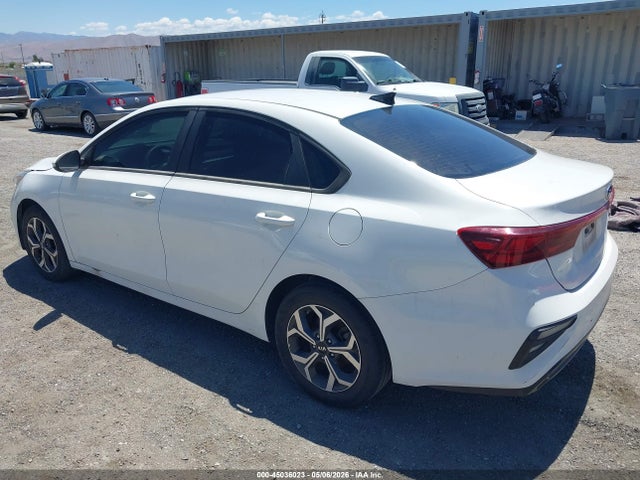 3KPF24AD6ME300281 KIA Forte Lxs